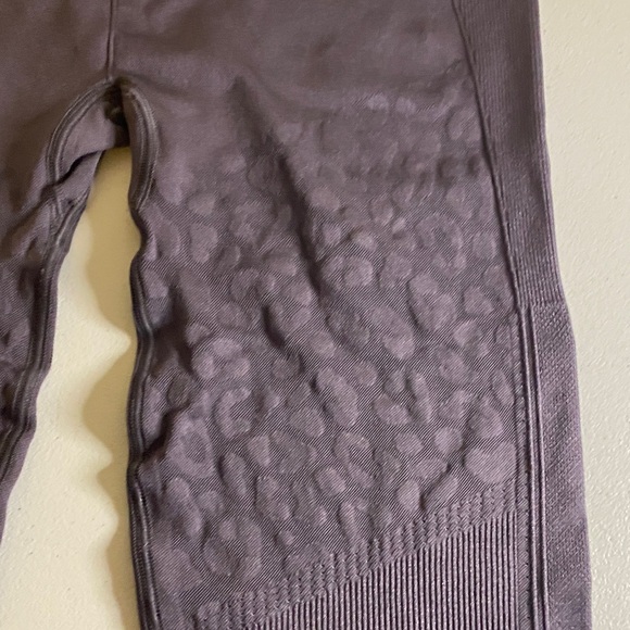 Victoria's Secret Capris Leggings in Deep Purple Sz L - Picture 4 of 11